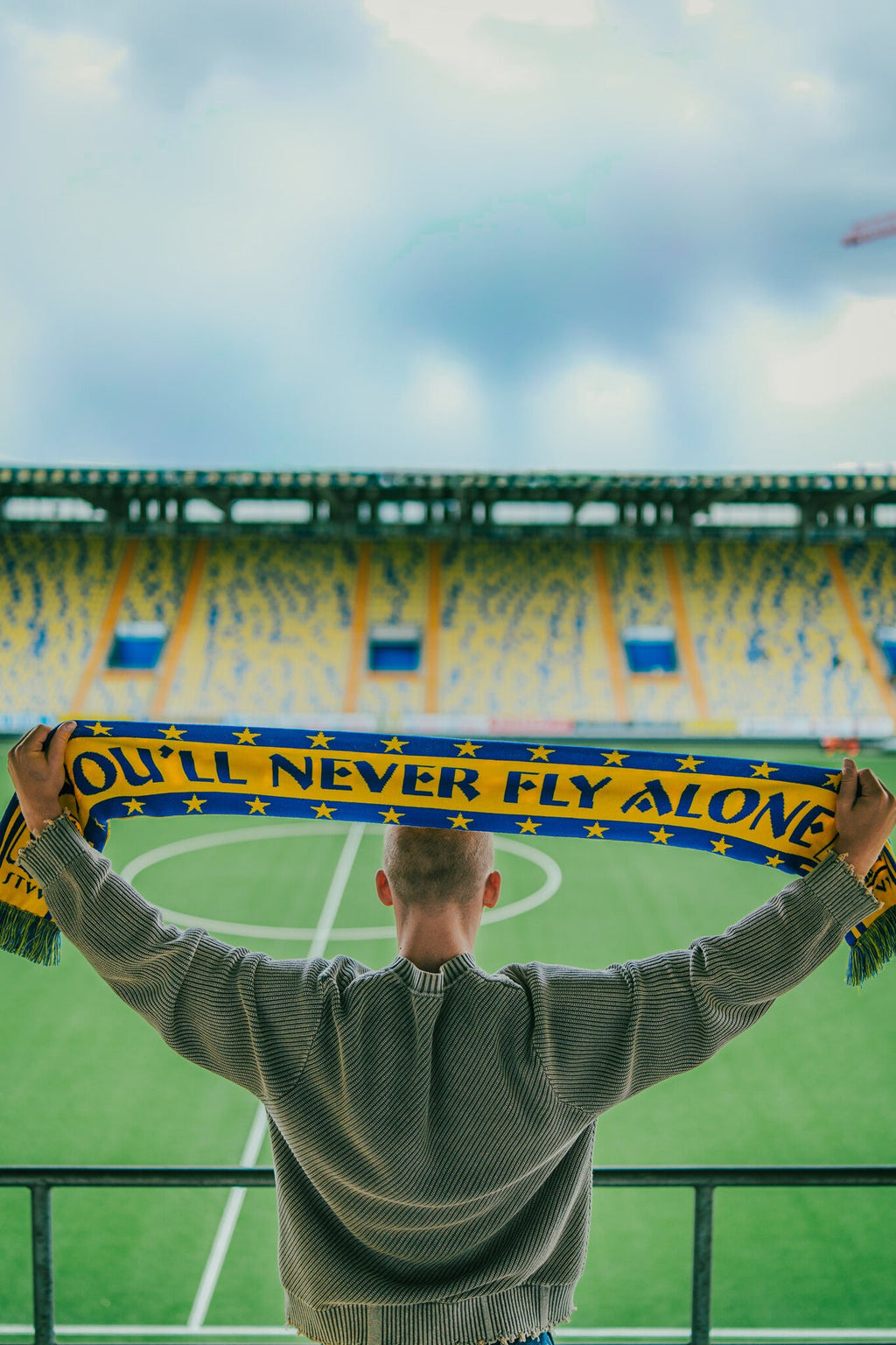 Europese sjaal 'you'll never fly alone' - STVV